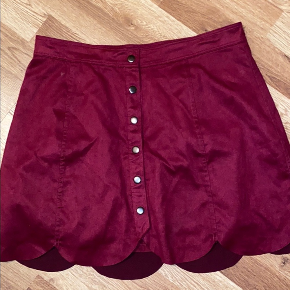 Red Camel scalloped burgundy skirt